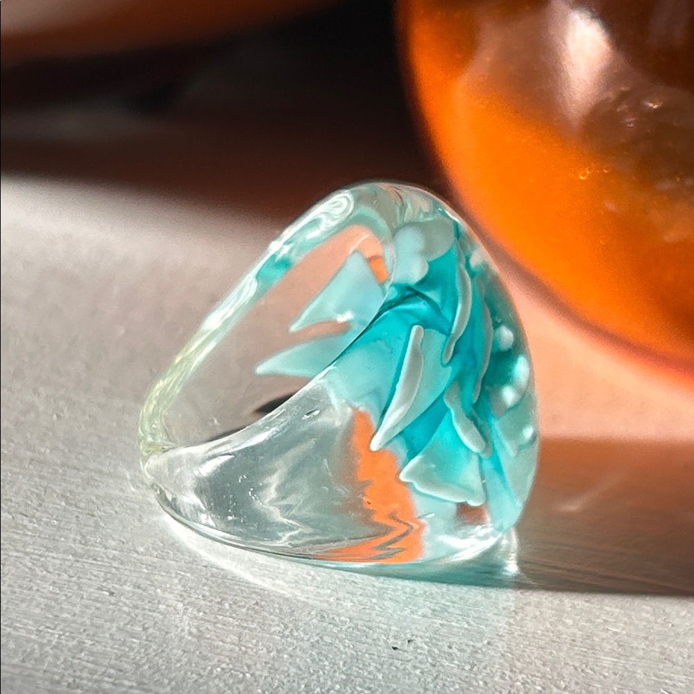 Vintage Art Glass Dome Ring Clear w Pastel Blue Flower - Picture 6 of 9